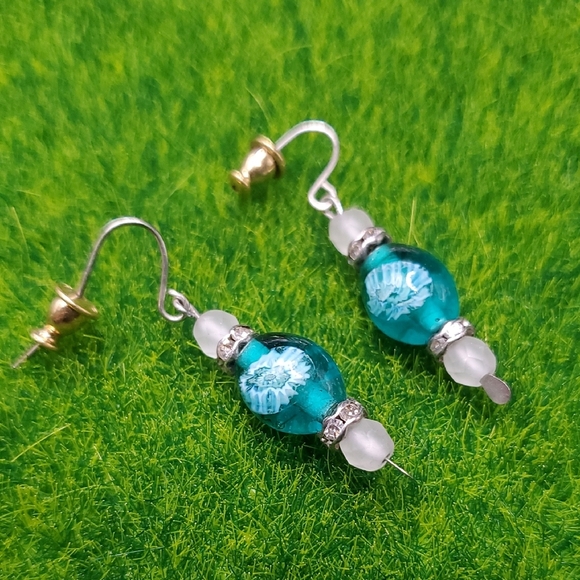 Ocean Cerulean Blue Glass Beaded Earrings Tropical Hawaiian E1004 - Picture 1 of 3